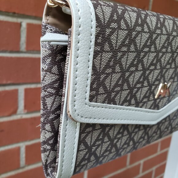 BNWT ANNE KLEIN wallet on a chain in chalk (OS) - Picture 7 of 9